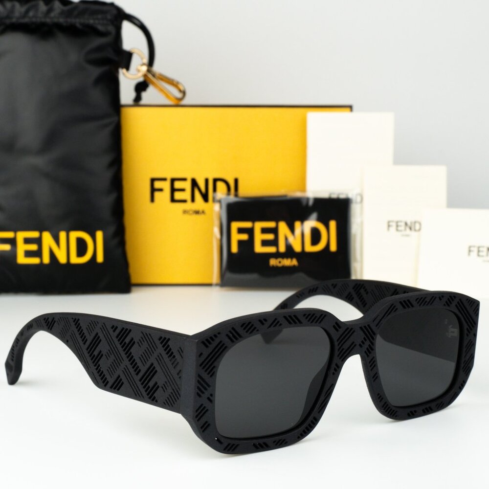 Fendi SHADOW Women Sunglasses Geometric Matte Black Grey FE40113I 02A BRAND NEW
